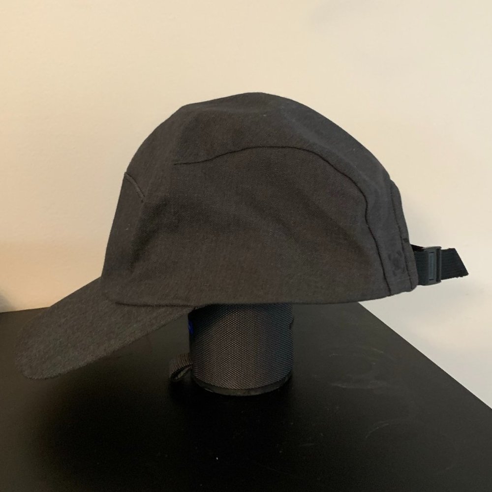 Lululemon sport hat, gray